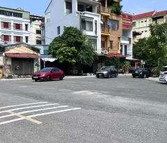 bán nhà mặt phố Bát Khối, 180m, mặt tiền 11.5m, full thổ cư, đón đầu cầu Trần Hưng Đạo