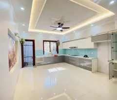 hà mặt phố Ngọc Thuỵ DT: 92m, MT: 5.5m
