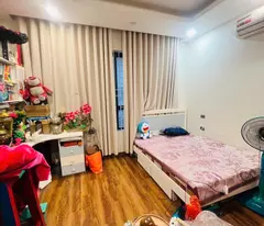 Vỉa hè phân lô -ô tô tải tránh