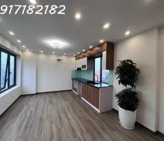 SIÊU HIẾM VỊ TRÍ VÀNG NGỌC THỤY LONG BIÊN. -HAI BƯỚC RA Ô TÔ TRÁNH THOÁNG TRƯỚC SAU  THANG MÁY