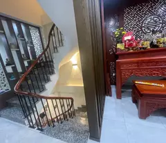 BÁN NHÀ BỒ ĐỀ 50M2* 5 TẦNG* 9.5 TỶ, HIẾM LÔ GÓC, CÁCH 1 NHÀ RA MẶT PHỐ.