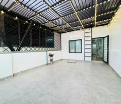 Bán nhà mặt phố Trung tâm quận Thanh Xuân 73m2 5 tầng hai thoáng ô tô tránh gần hồ