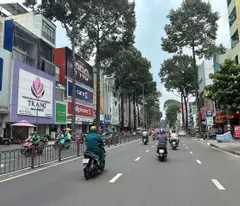 Bán căn hộ view Hà Đô Centrosa 3/2 Q10 ngang 4.2m 90m2 4 tầng mới sát Vincom nhỉnh 14 tỷ.