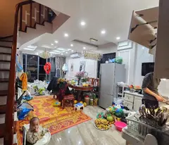 BÁN NHÀ BỒ ĐỀ 65M2* 5 TẦNG* 11.5 TỶ, KINH DOANH, Ô TÔ ĐỖ CỬA.