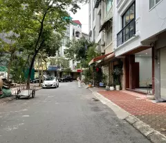 Cho thuê nhà nguyên căn Phạm Tấn Tài phù hợp vừa ở vừa làm văn phòng , nhà mới đẹp thang máy vi vu