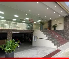 VĂN PHÒNG CHO THUÊ – NGAY SÂN BAY, 2 HẦM XE, SÀN TRỐNG SUỐT, GIÁ TỐT!