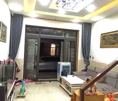 Vị trí vàng - Bán nhà 4 tầng Cao Bá Quát 5 PN có thể chuyển đổi thành căn hộ mini.