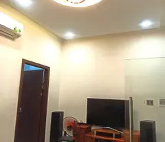 Vị trí vàng - Bán nhà 4 tầng Cao Bá Quát 5 PN có thể chuyển đổi thành căn hộ mini.