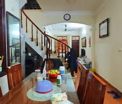 Bán tập thể mai đông 3 tầng long lanh ở ngay 130M hoàng mai