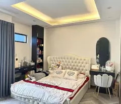 Nhà đẹp Việt Hưng 5 tầng 1 nhà ra oto tránh 43,4m; 4,85 tỷ
