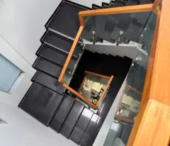 Bán nhà 3 tầng có 2 phòng trọ đang cho thuê hẻm 2/4 Nha Trang Vĩnh Hòa