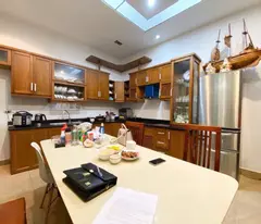 Mặt phố Yên Lãng 32 mét, ô tô tránh,ngõ thông, nhà vuông vắn,5 tầng, sổ đỏ hàng hiếm có duy nhất