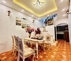 Mặt phố Yên Lãng 32 mét, ô tô tránh,ngõ thông, nhà vuông vắn,5 tầng, sổ đỏ hàng hiếm có duy nhất