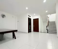Bán nhà Mặt tiền Lê Quang Định -  giao Nơ Trang Long, DT: 5/6x18m, 3T - 4PN, 19.5 tỷ.