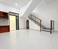 Bán nhà Mặt tiền Lê Quang Định -  giao Nơ Trang Long, DT: 5/6x18m, 3T - 4PN, 19.5 tỷ.