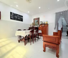 Bán nhà Mặt tiền Lê Quang Định -  giao Nơ Trang Long, DT: 5/6x18m, 3T - 4PN, 19.5 tỷ.