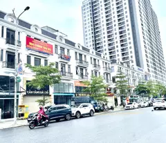 Bán nhà mặt phố Trung tâm Trâu Quỳ 142m2 lô góc đường 22m và 11m cho thuê.0982852808