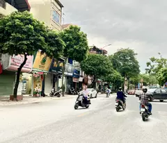 Bán nhà trung tâm Trâu Quỳ mặt phố Ngô Xuân Quảng 105m2 2 mặt tiền.0982852808
