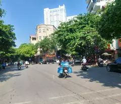 nhà đẹp Ngọc Lâm, 75m x 6tầng, vỉa hè, ôtô tránh, gần trường học + chung cư cao cấp, kinh doanh