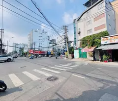 Bán nhà Mặt tiền Nguyễn Xí - gần ĐInh Bộ Linh, 400m là VinCom, 6,3x48m, 3 Tầng , 49,9 tỷ.