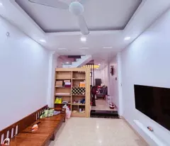 BÁN NHÀ BÁT KHỐI – LONG BIÊN  Ô TÔ ĐỖ CỬA  NHÀ 2 THOÁNG  GẦN HỒ  7.2 TỶ 🏡🚗
