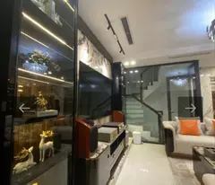 Chỉ 22 tỷ có ngay nhà Việt Hưng mặt tiền 8m, dt 61m.