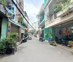 Nhà Đường Lạc Long Quân Quận Tân Bình Phường 11 Cũ.