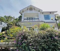 Cho thuê villa khu nghĩ dưỡng Nam Hồ Phường 11 Đà Lạt giá 35 triệu
