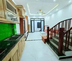 BÁN NHÀ MỚI- ĐẸP- Ô TÔ ĐỖ CỔNG- FULL NỘI THẤT Phố Huỳnh Tấn Phát 35m2 X 5 Tầng  8.35 Tỷ Long Biên