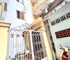 BÁN NHÀ 4 TẦNG Đ.LÊ THÁNH TÔN, QUẬN 1 - VIEW TRỰC DIỆN CHỢ BÊN THÀNH SIÊU ĐỈNH- DT 64M2- CHỈ 19T-