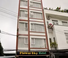 GIẢM MẠNH 2TY CHO CĂN KHÁCH SẠN CÁCH BIỂN CHỈ 200M GẦN CHỢ KHU TRUNG TÂM PHÍA BẮC NHA TRANG