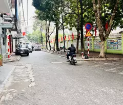 bán nhà Nguyễn Văn Cừ. 43m x 6tầng, MT 5.6m, 4 ngủ khép kín, 7 chỗ vào nhà