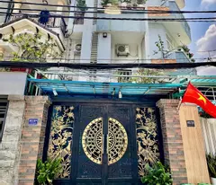 Cần Bán nhà 4 Tầng Trung tâm Quận 7, hẻm xe tải.