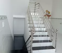 Bán nhà 1 trệt 2 lầu đường Nguyễn Tri Phương, LaGi giảm 60% 2.3 tỷ
