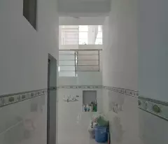 Bán nhà 1 trệt 2 lầu đường Nguyễn Tri Phương, LaGi giảm 60% 2.3 tỷ