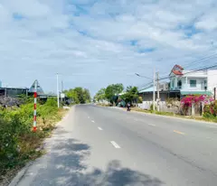Bán nhà 1 trệt 2 lầu đường Nguyễn Tri Phương, LaGi giảm 60% 2.3 tỷ