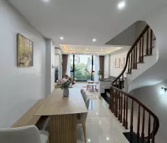 NHÀ SÂN VƯỜN VIỆT HƯNG 70M2, 5PN, NGÕ THÔNG, Ô TÔ CẠNH NHÀ - NHỈNH 12 TỶ