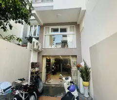 Bán nhà mặt tiền Trần Quang Khải – Khu phố Tây Nha Trang – 4 tầng gần biển