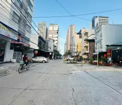 Bán nhà mặt tiền Trần Quang Khải – Khu phố Tây Nha Trang – 4 tầng gần biển