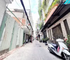 HIẾM NGANG LỚN 6M*8,5M - BÁN NHÀ 4 TẦNG XE HƠI NGỦ TRONG NHÀ Đ.VÕ VĂN TẦN, QUẬN 3 - NGAY GÓC CMT8