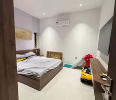 Bán biệt thự nhà phố Nguyễn Văn Cừ- Phân Lô- Ô tô tránh- Sát Phố - 160m mặt tiền rộng- 30,2 tỷ(TL)