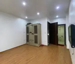 🏡 NHÀ NGỌC THỤY – LONG BIÊN
5 tầng – 30m² – 3 ngủ – ngõ thoáng