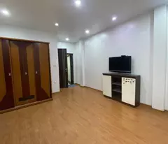 🏡 NHÀ NGỌC THỤY – LONG BIÊN
5 tầng – 30m² – 3 ngủ – ngõ thoáng