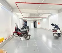 Lạc Long Quân – CCMN 6T thang máy 104m² MT 6.1m – Giá chào 27.5 Tỷ Gần Hồ Tây
