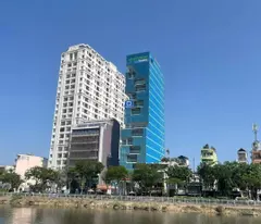 BÁN TÒA NHÀ 18 TẦNG GÓC 3 MẶT TIỀN KINH DOANH ĐƯỜNG BẾN VÂN ĐỒN QUẬN 4 - DOANH THU 2,8 TỶ/THÁNG