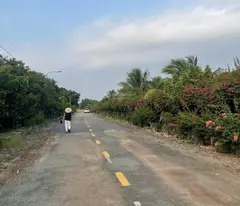 mặt tiền sau bao quanh bởi suoi ĐÁ BẢN , Xã Khánh Phú, huyện Khánh Vĩnh, tỉnh Khánh Hòa.