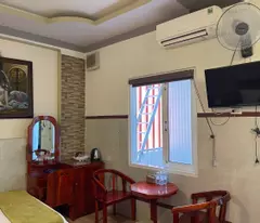 Bán khách sạn 4 tầng Đường Nguyễn Trường Tộ - Tân Thiện - LaGi giá ngộp