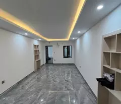 NHÀ ĐẸP CHÍNH CHỦ - GIÁ TỐT - Vị Trí Đắc Địa Tại Mặt Phố Văn Chương