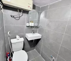Cần cho thuê nhà nhỉ ở Quán Thánh