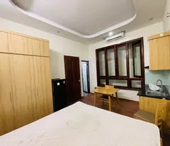 bán tòa CCMN xuân thủy 60m x7 tầng thang máy 18,9 tỷ 20m ra phố 11 phòng
